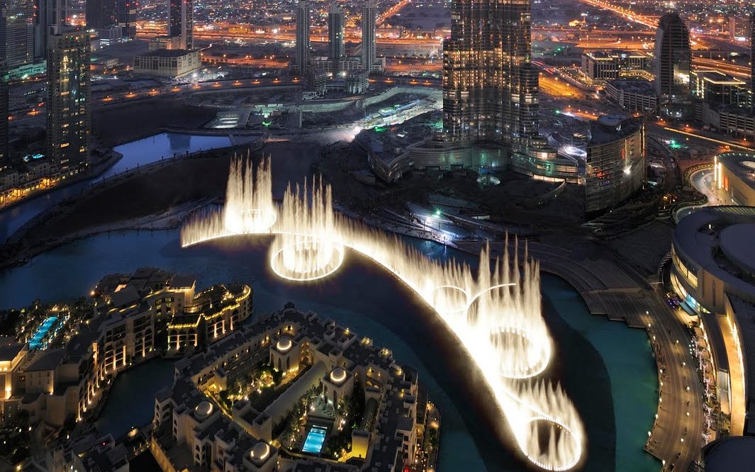 Toan canh Dubai Fountain tu tren cao