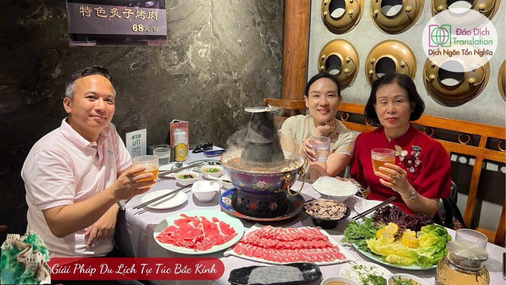 huong dan vien du lich tu tuc tai bac kinh