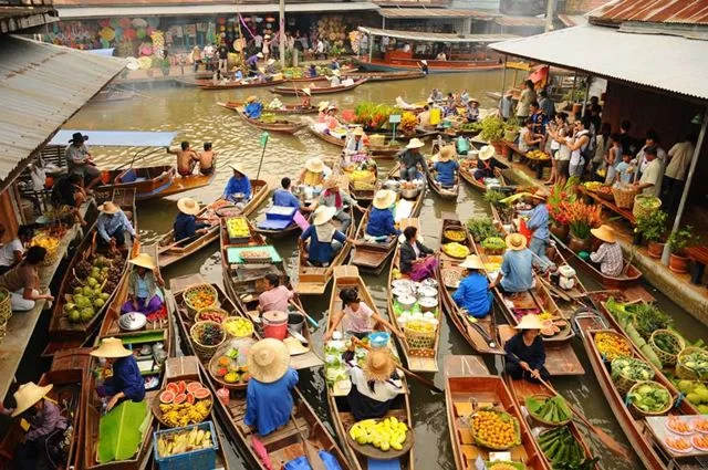 huong_dan_vien_va_du_lich_bui_bangkok_thai_lan_11_kcxpi.jpg Chợ nổi - Hướng dẫn viên tiếng Việt du lịch bụi tại Thái Lan